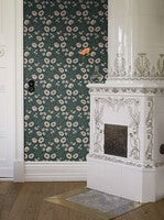 Poppy Flow, blommor på brun botten