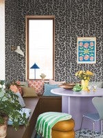 My Secret Garden, svartvit