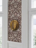 Blomsterfröjd, röd vit och grön tapet