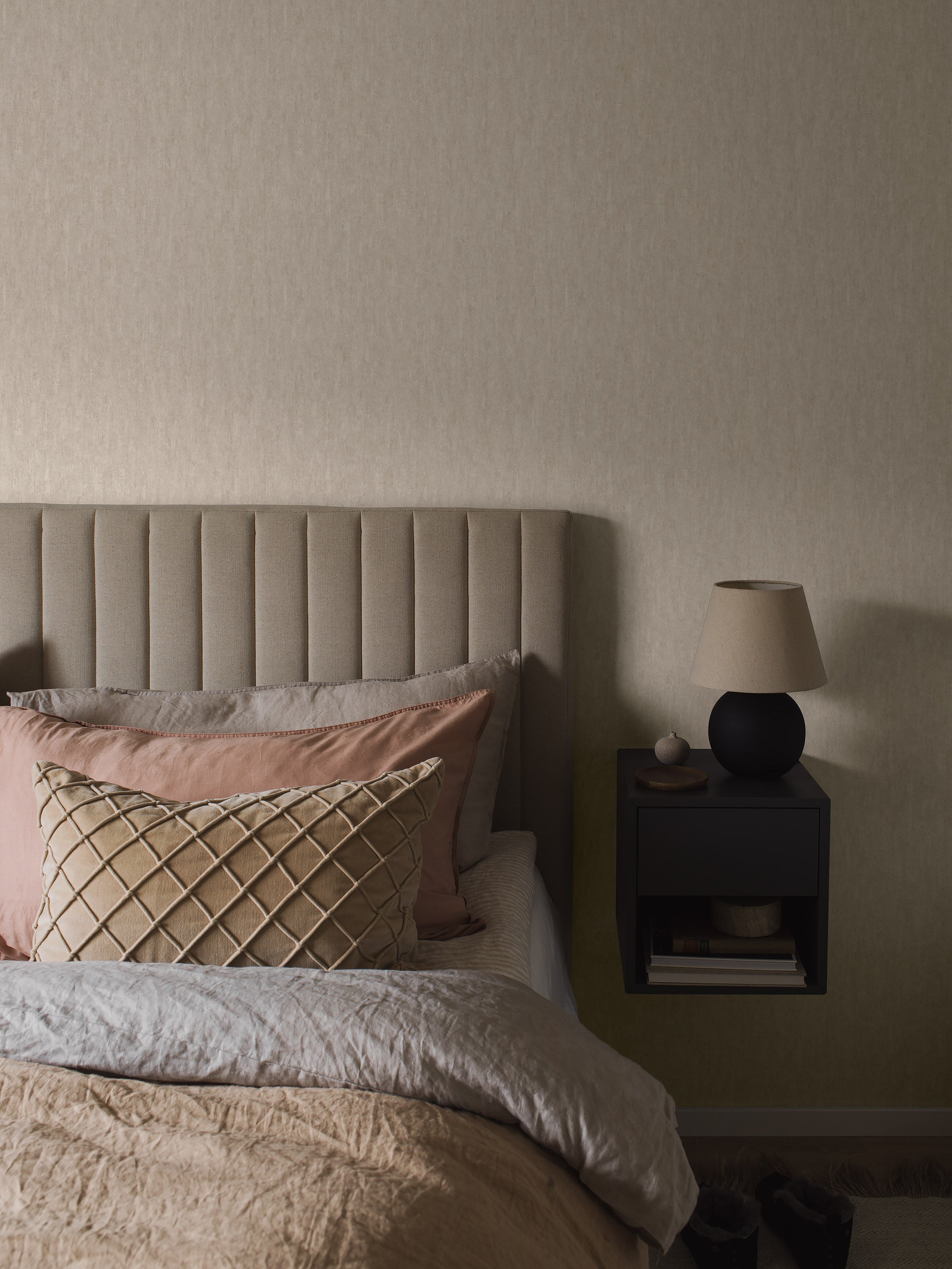 Betty, beige