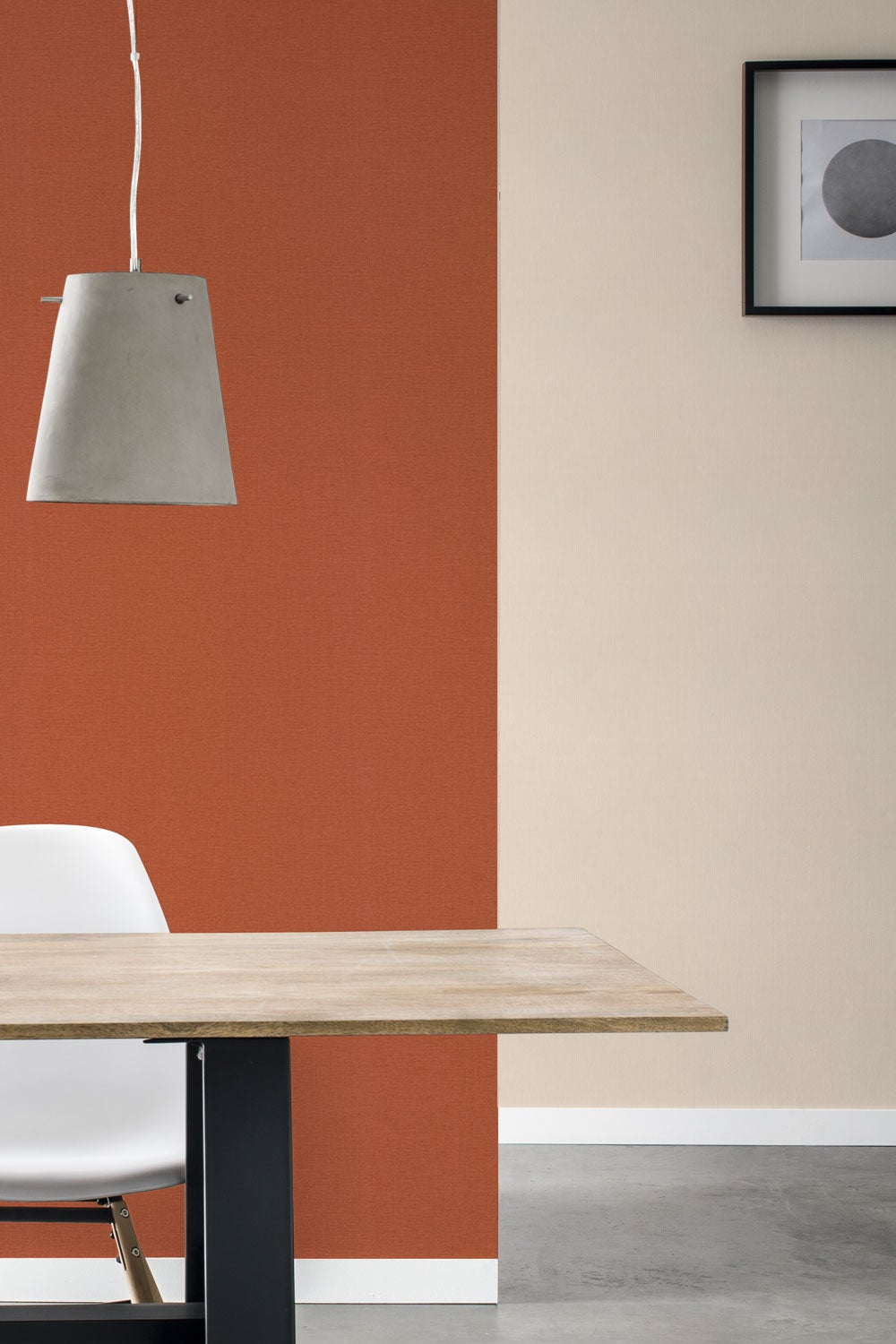 Collage, orange tapet