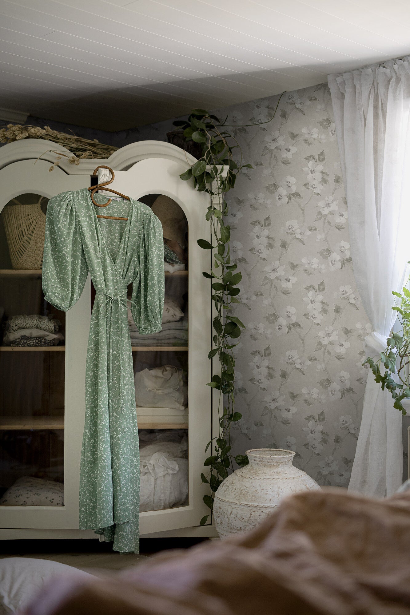 Helen´s Flower varm gråbeige botten