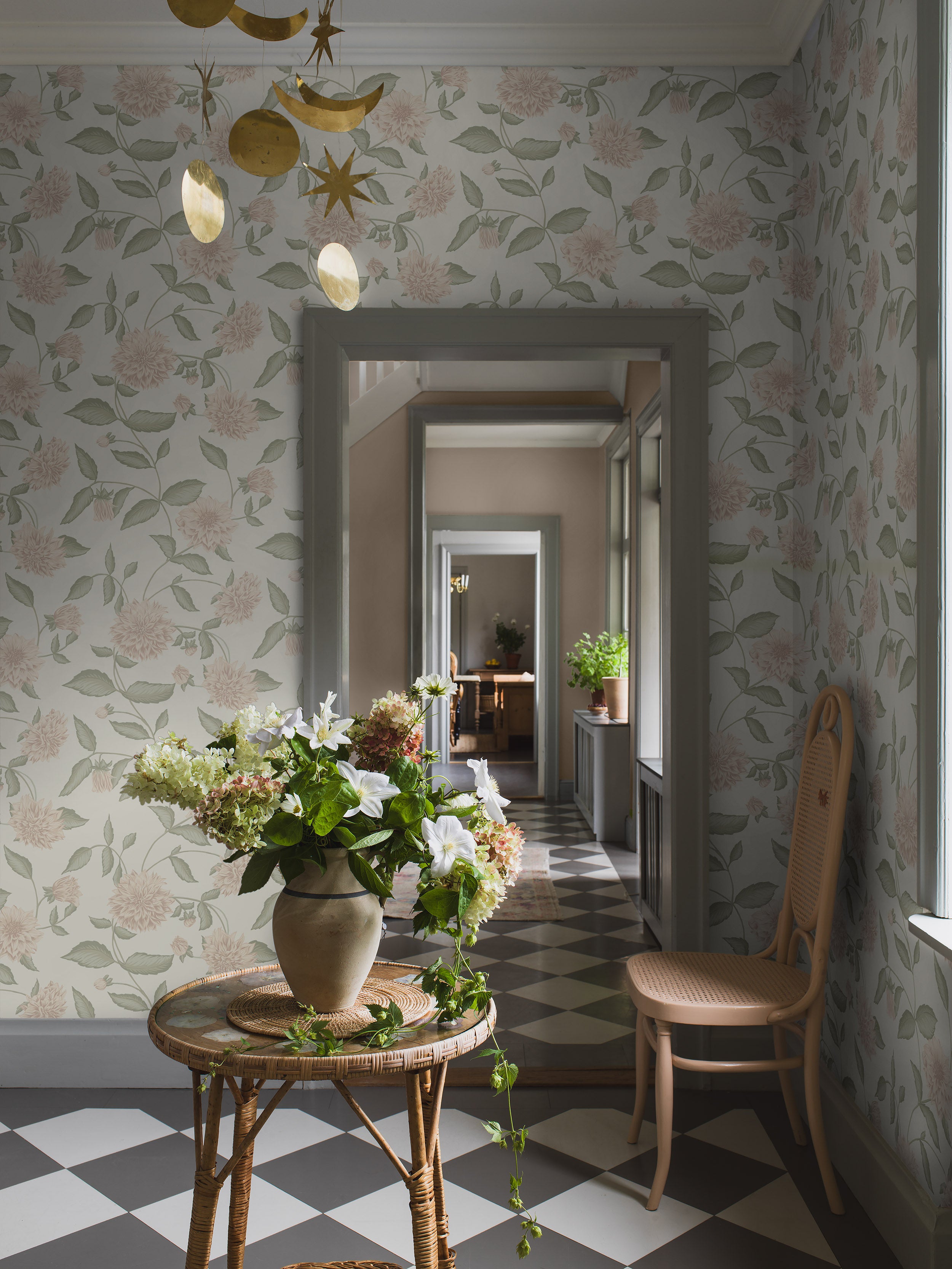 Dahliadröm, Rosa