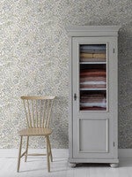 Nocturne slingrande bladverk, roströd/cremevit